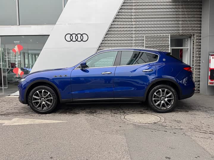 Фото 3 - Maserati Levante