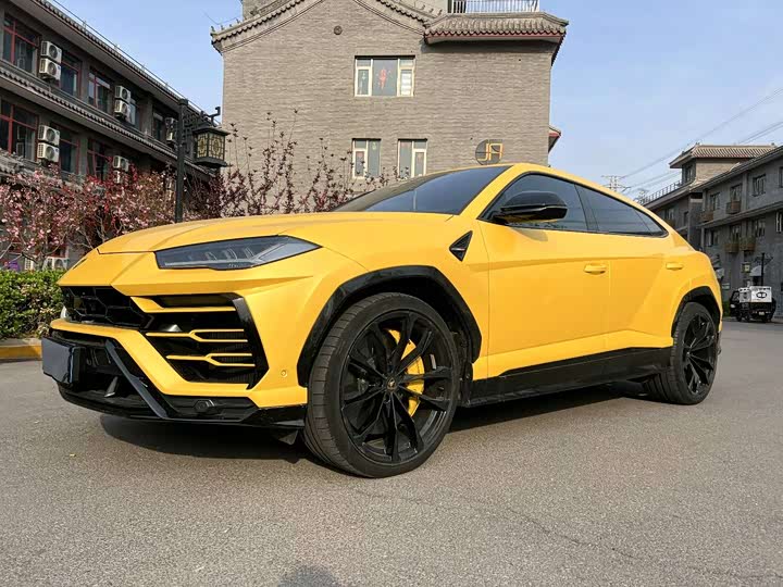 Фото 1 - Lamborghini Urus