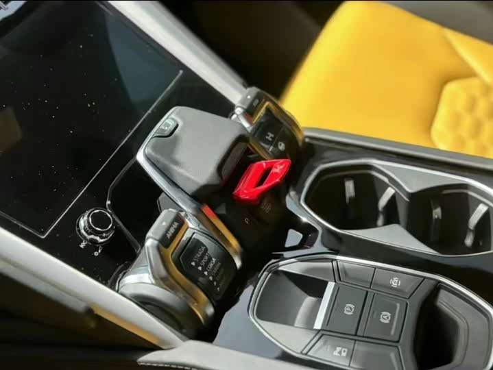 Фото 9 - Lamborghini Urus