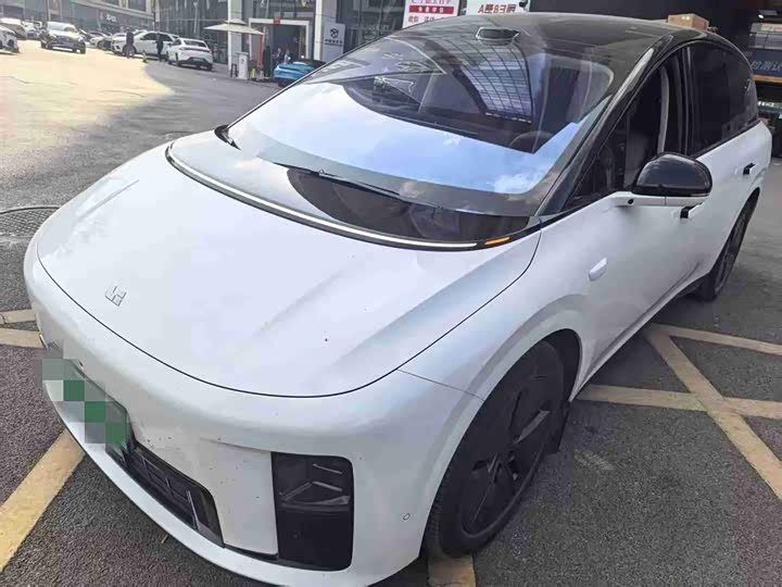 Фото 2 - LiXiang i8