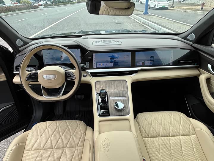 Фото 8 - Geely Monjaro