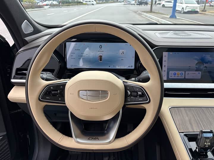 Фото 9 - Geely Monjaro