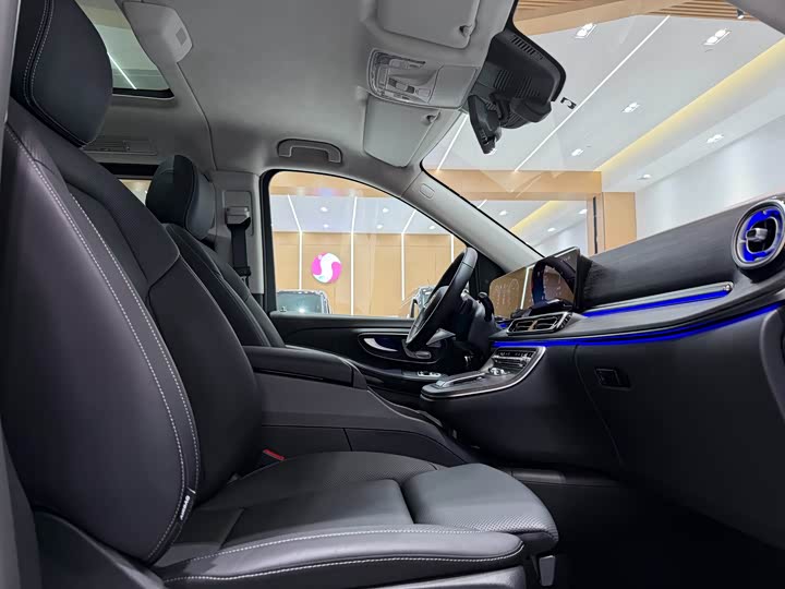 Фото 4 - Mercedes-Benz V-Class