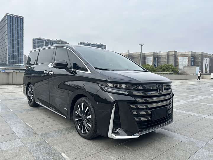 Photo 2 - Toyota Vellfire