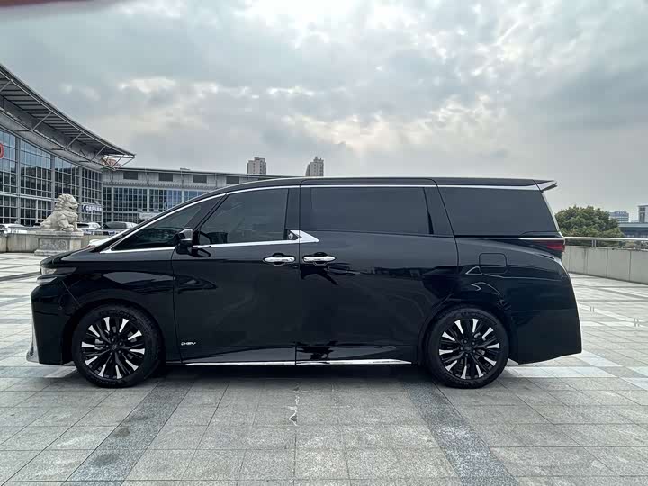 Photo 5 - Toyota Vellfire
