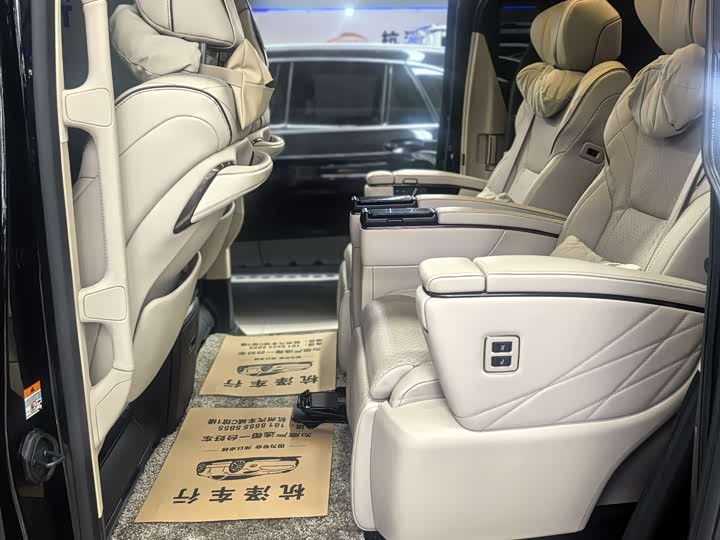 Photo 9 - Toyota Vellfire