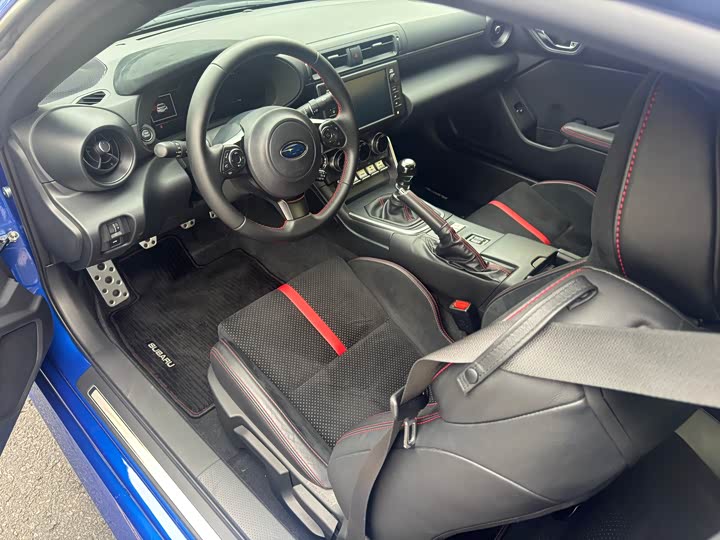 Фото 8 - Subaru BRZ