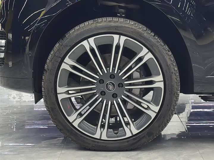 Photo 4 - Land Rover Range Rover