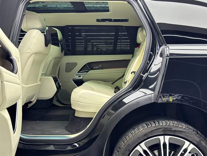 Photo 7 - Land Rover Range Rover