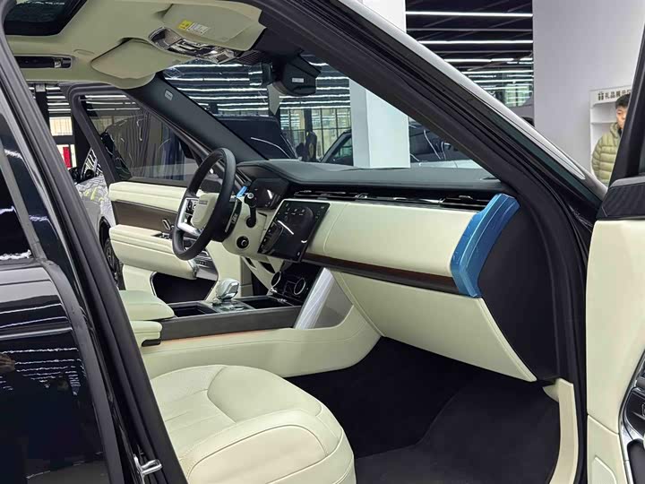 Photo 8 - Land Rover Range Rover