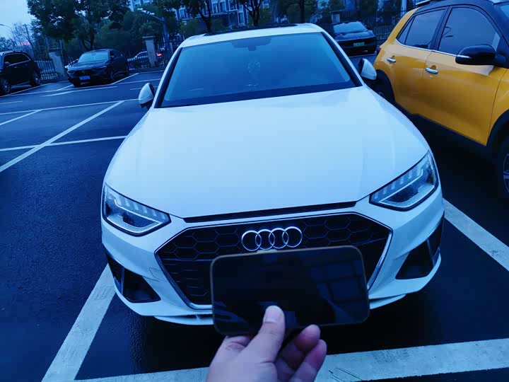 Фото 1 - Audi A4L