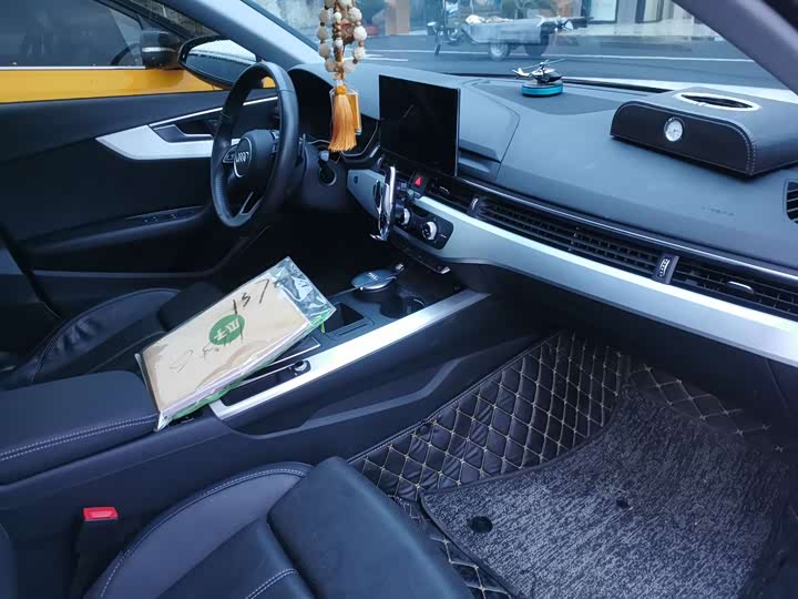 Фото 3 - Audi A4L