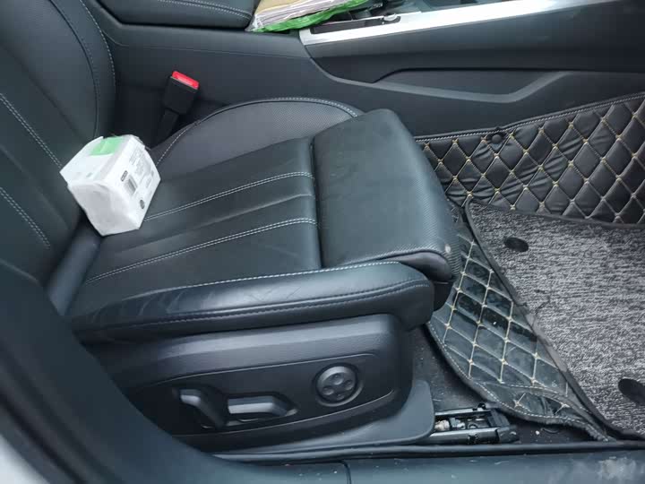 Фото 4 - Audi A4L