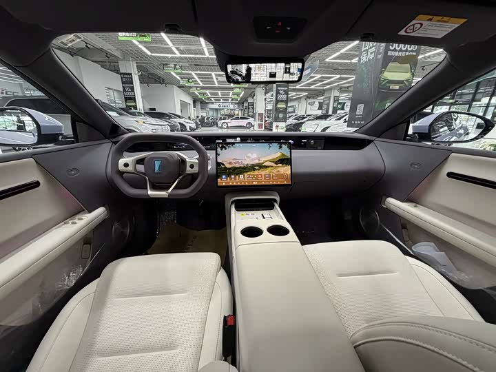 Фото 8 - Avatr 06