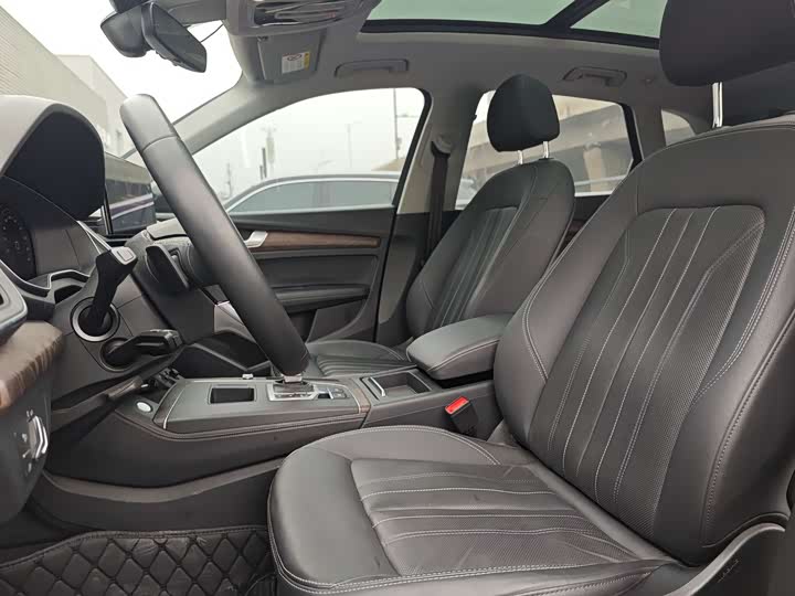 Фото 5 - Audi Q5L