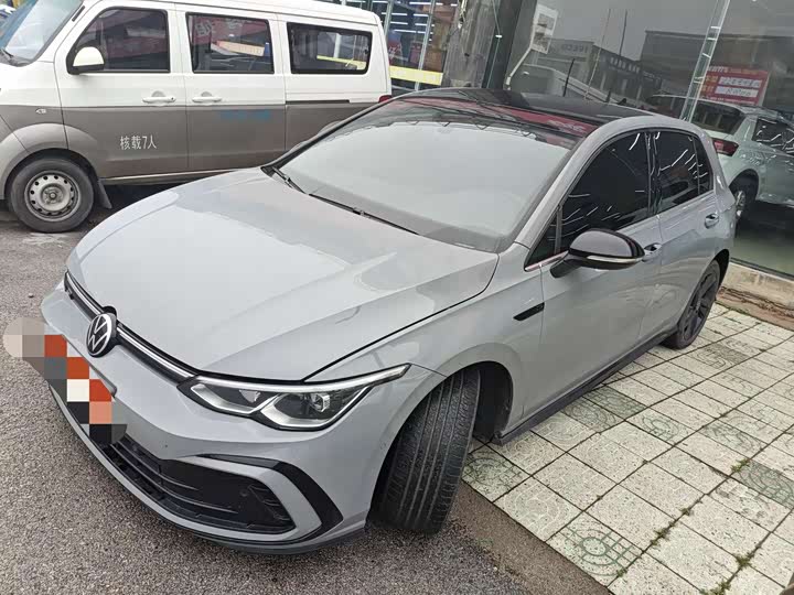 Фото 1 - Volkswagen Golf