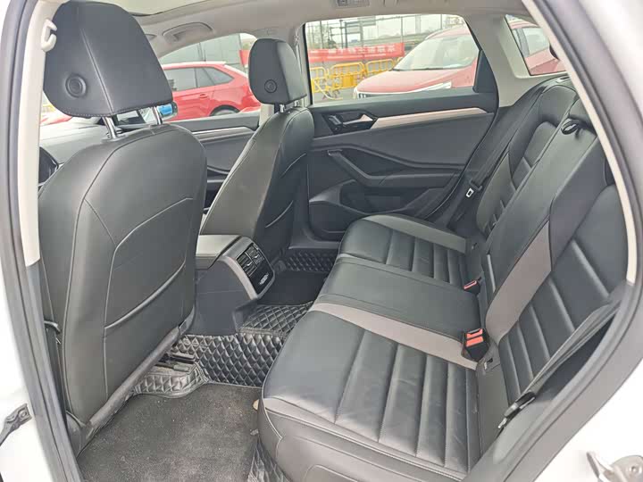 Фото 9 - Volkswagen Sagitar L