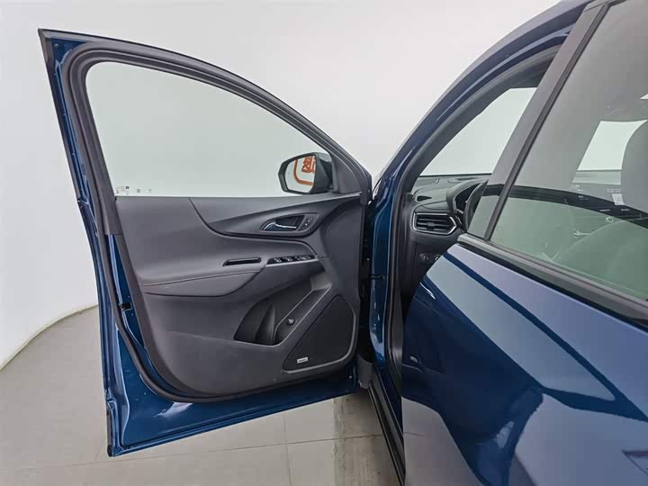 Фото 8 - Chevrolet Equinox