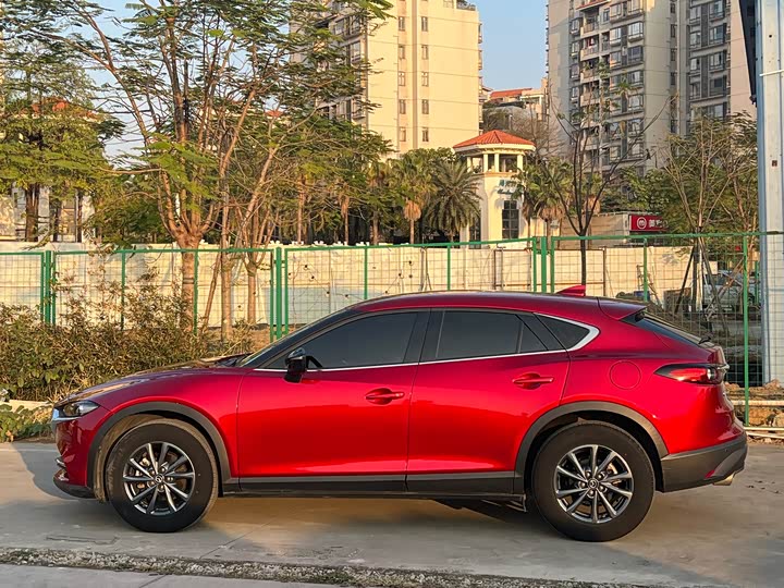 Photo 3 - Mazda CX-4