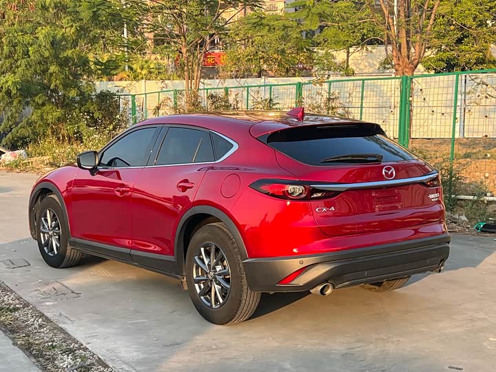 Photo 4 - Mazda CX-4