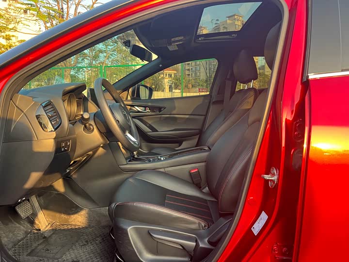 Photo 5 - Mazda CX-4