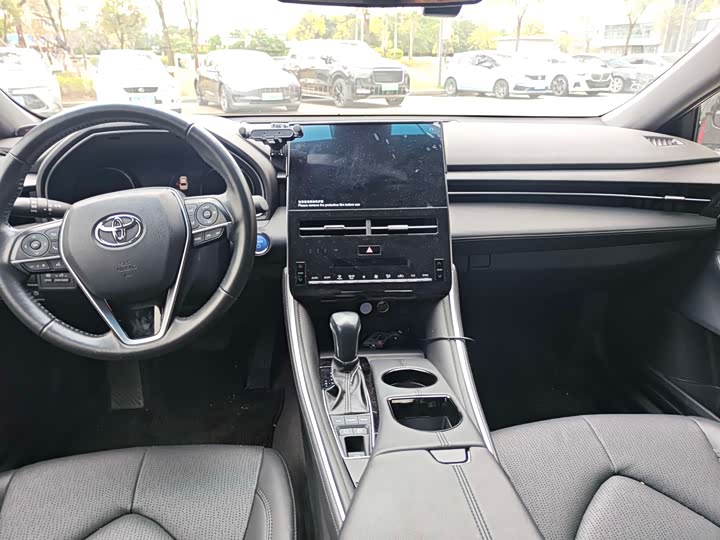 Photo 9 - Toyota Avalon