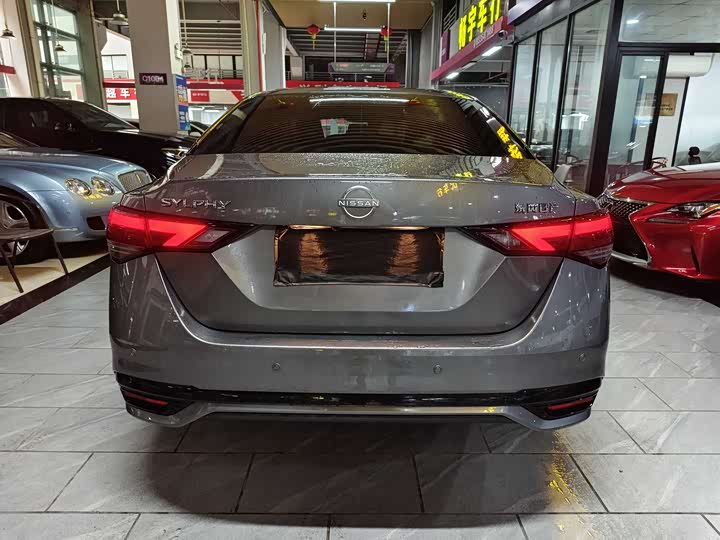 Фото 4 - Nissan Sylphy