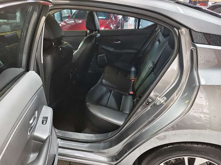 Фото 8 - Nissan Sylphy