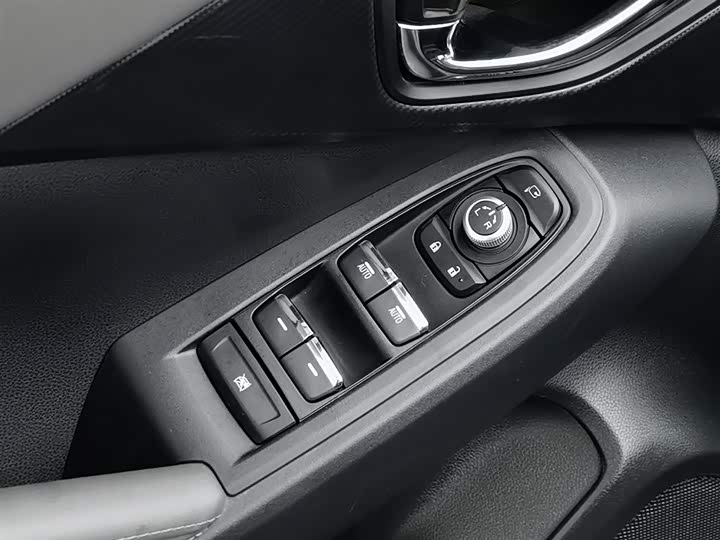 Фото 9 - Subaru Crosstrek