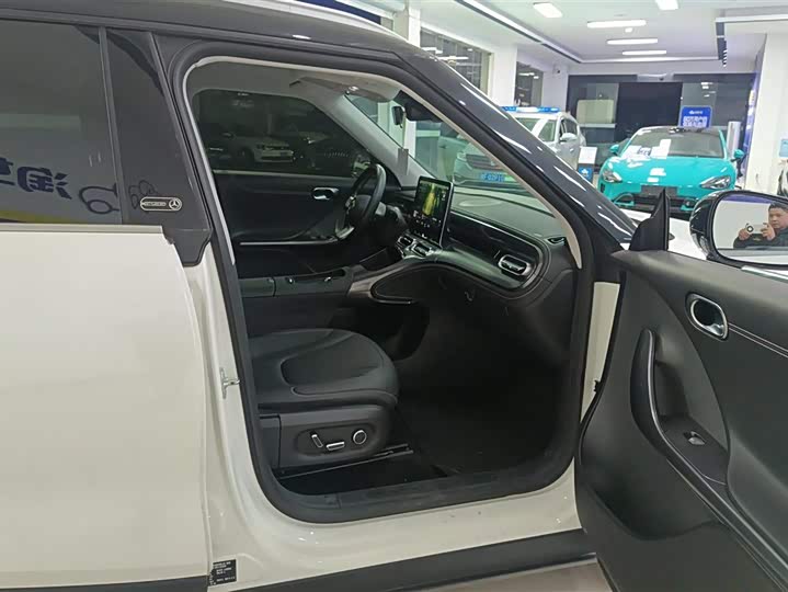 Фото 8 - Smart #1