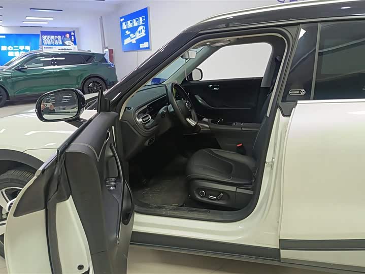 Фото 9 - Smart #1