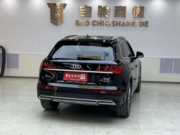 Фото 2 - Audi Q5L