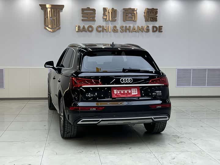 Фото 5 - Audi Q5L