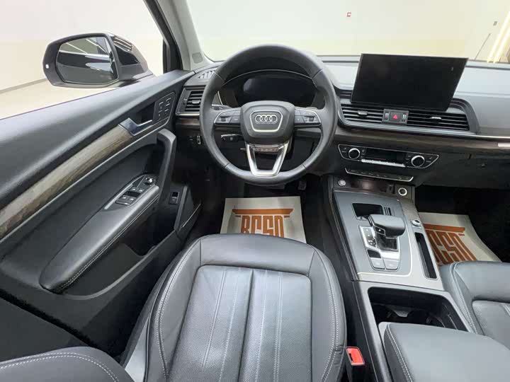Фото 8 - Audi Q5L
