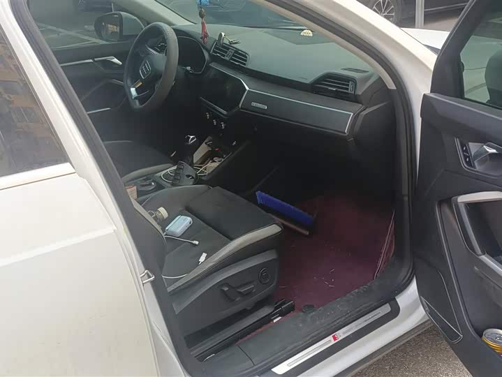 Фото 8 - Audi Q3