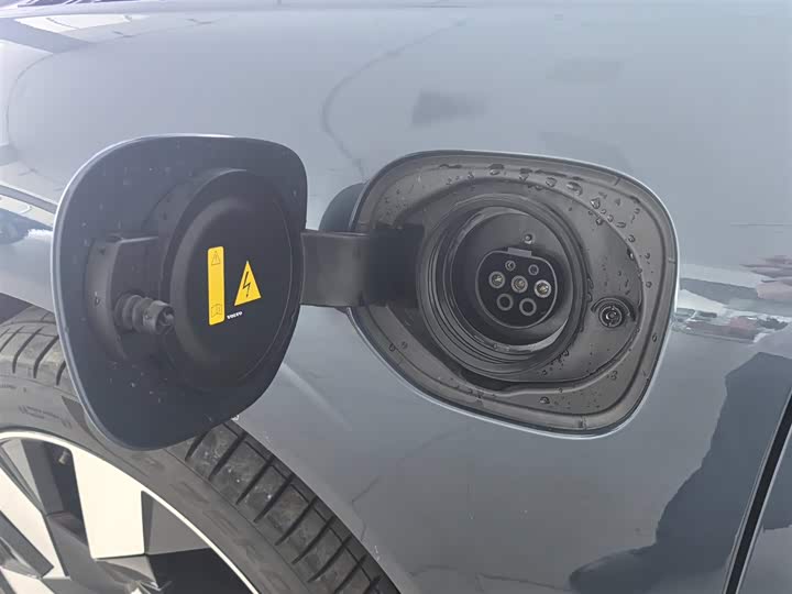 Фото 8 - Volvo XC60 Hybrid