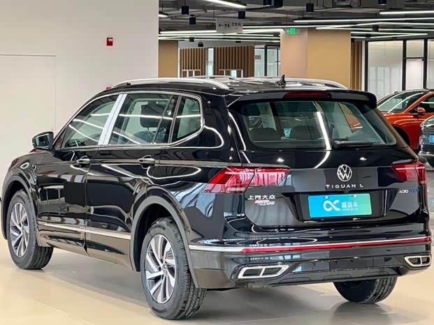 Фото 2 - Volkswagen Tiguan L Hybrid