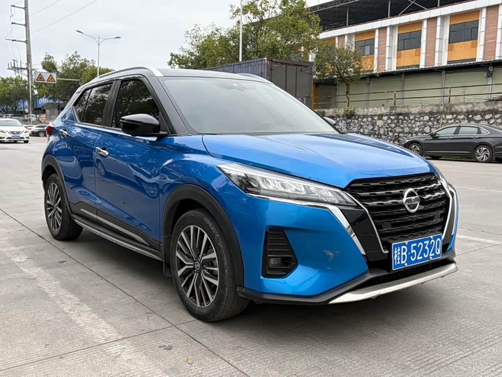 Photo 3 - Nissan Kicks