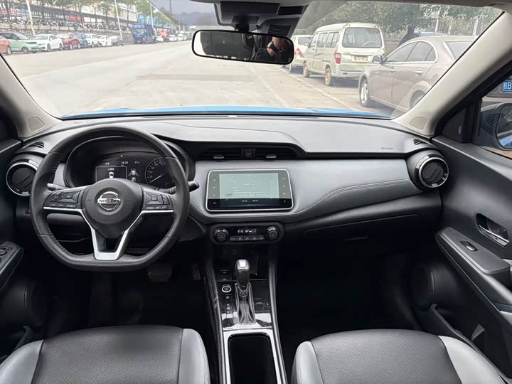 Photo 6 - Nissan Kicks