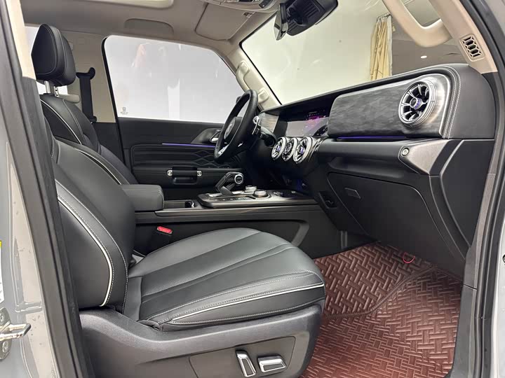 Фото 7 - Tank 300