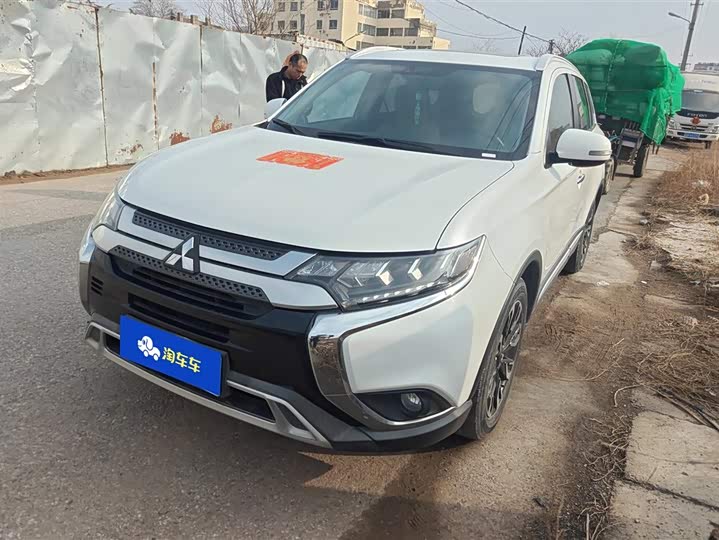 Фото 1 - Mitsubishi Outlander