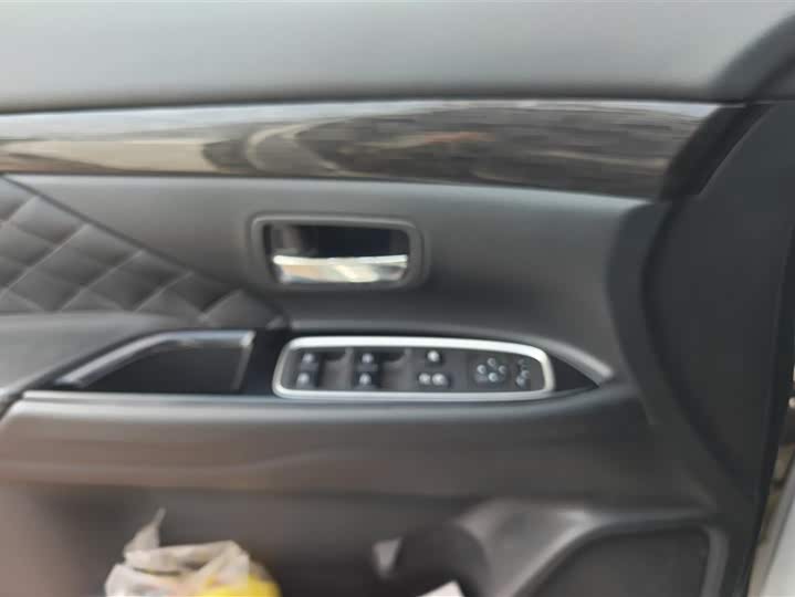 Фото 7 - Mitsubishi Outlander