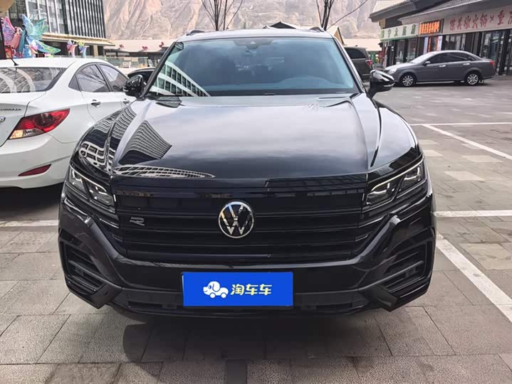 Фото 2 - Volkswagen Touareg