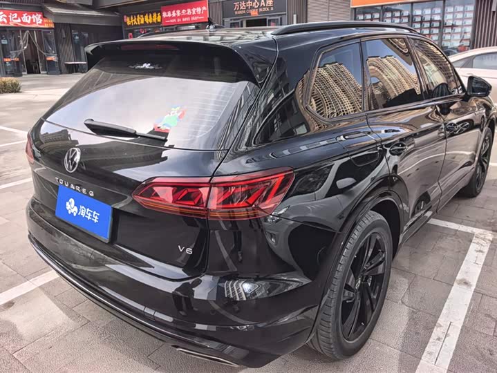 Фото 3 - Volkswagen Touareg