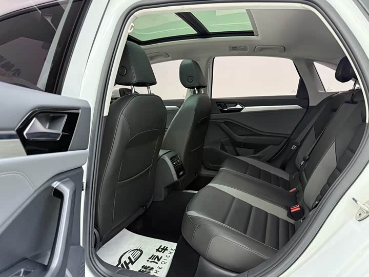 Фото 8 - Volkswagen Sagitar L