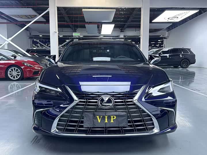 Фото 2 - Lexus ES