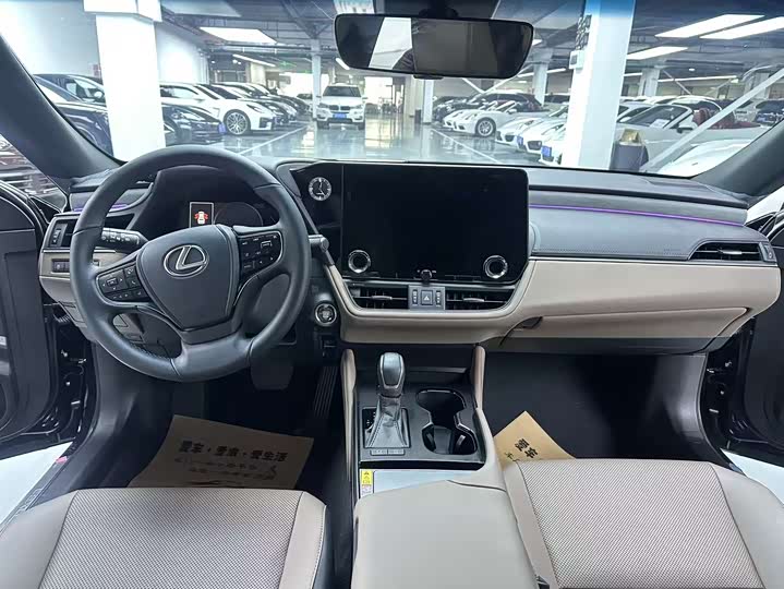 Фото 6 - Lexus ES