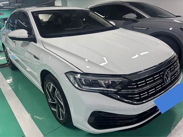 Фото 1 - Volkswagen Sagitar L