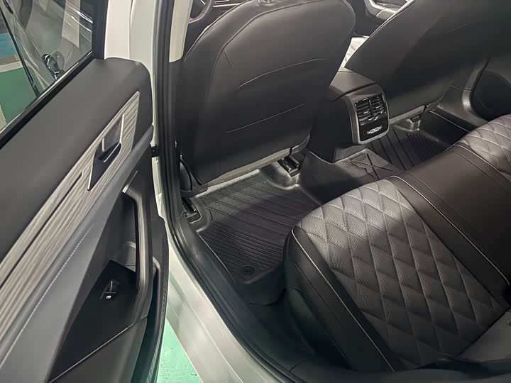 Фото 7 - Volkswagen Sagitar L