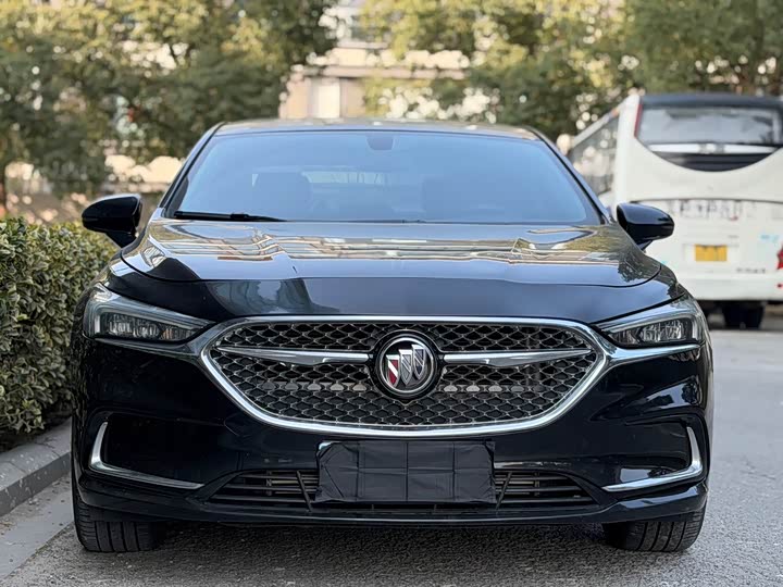 Фото 2 - Buick LaCrosse